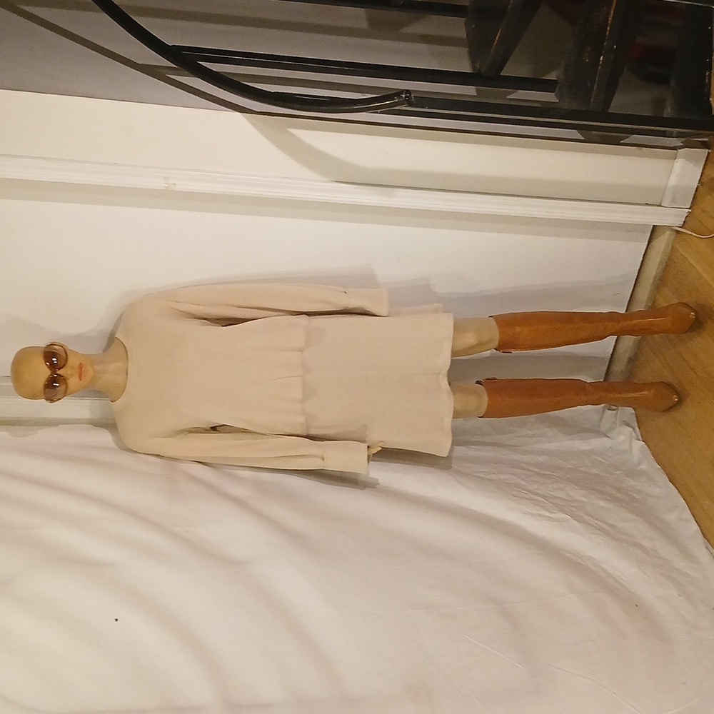 Beautiful NWT Ralph Lauren Cream 2pc Sweater Skirt/Top Suit